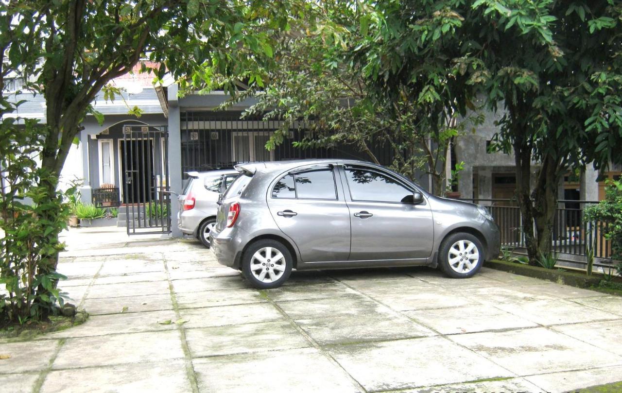 Hotel Aqilakost N Cafe Gadog Puncak Bogor Exterior foto