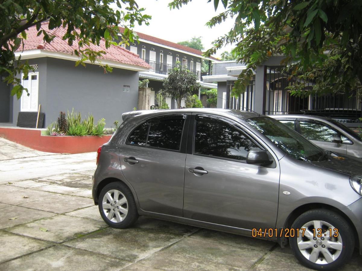Hotel Aqilakost N Cafe Gadog Puncak Bogor Exterior foto