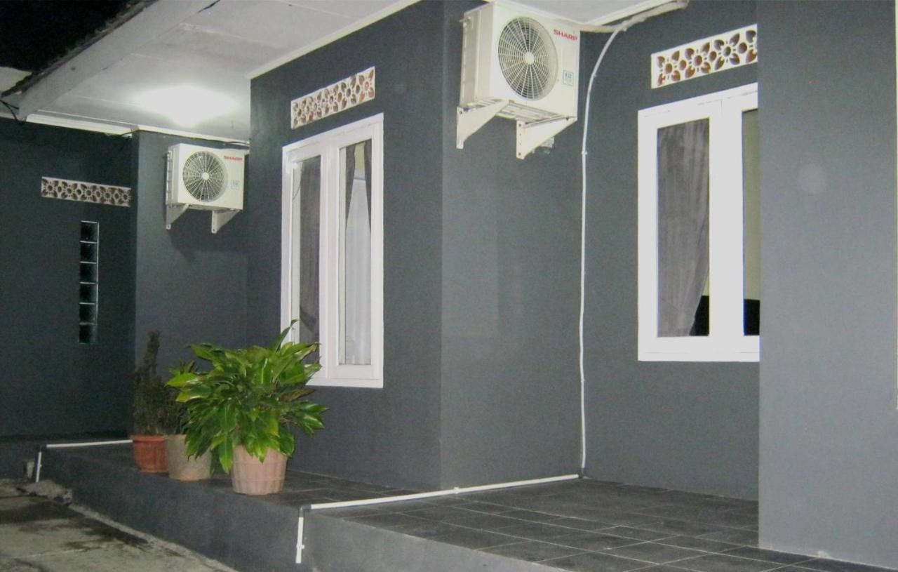Hotel Aqilakost N Cafe Gadog Puncak Bogor Exterior foto